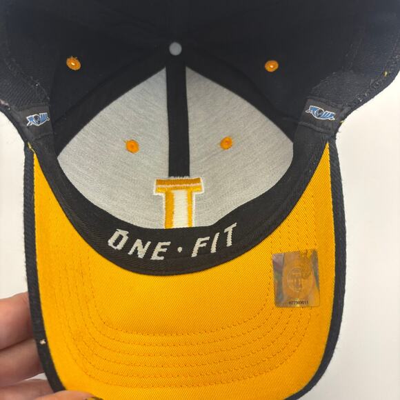 Iowa Hawkeyes Top Of The Word Fitted Hat One Fit Black Gold - Picture 3 of 5